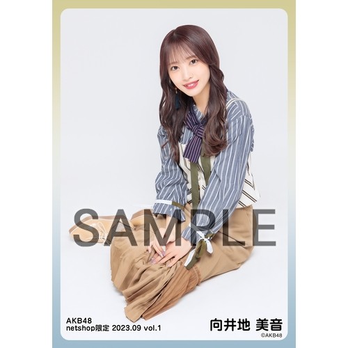 AKB48向井地美音 直筆サイン入り20th日本武道館ランダム生写真