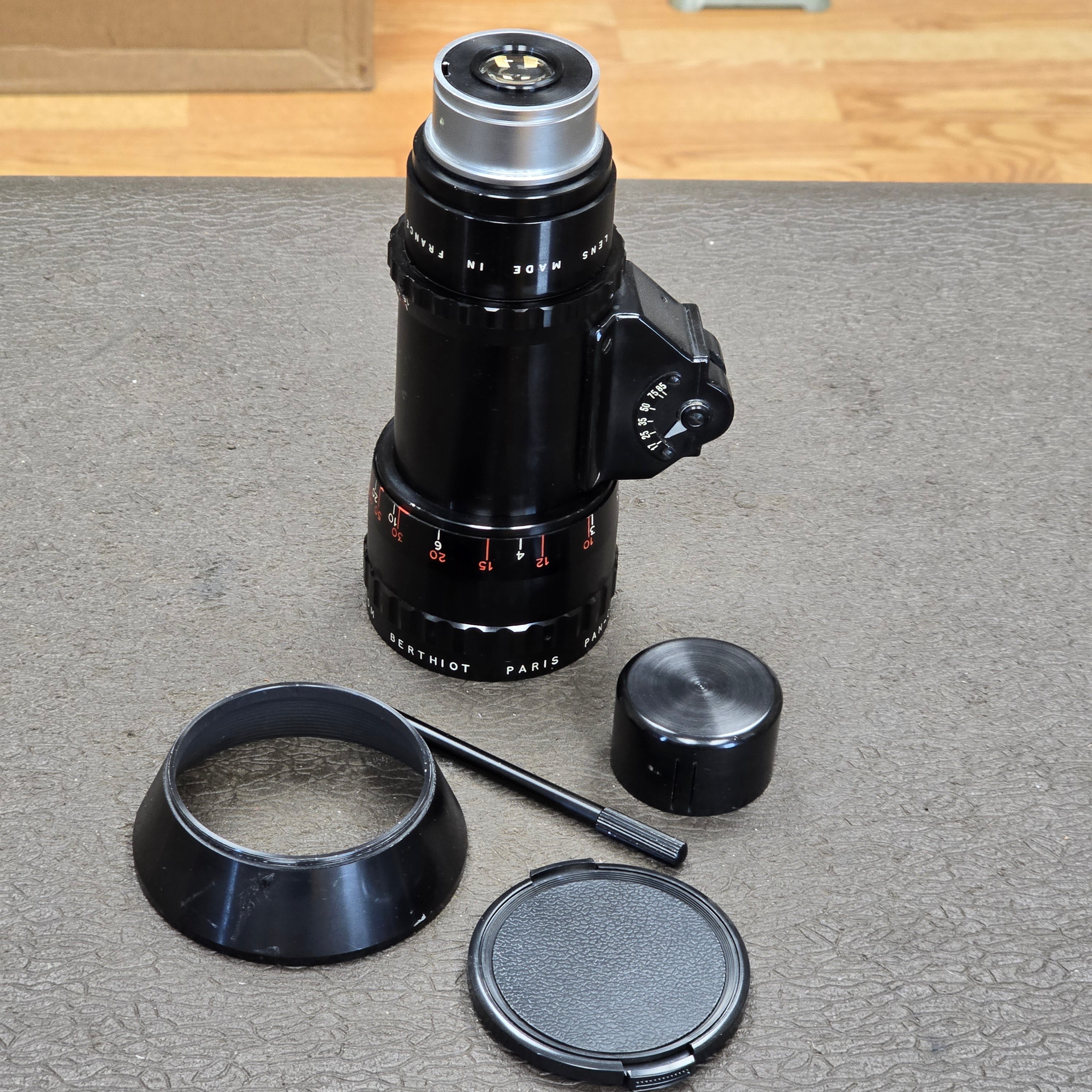 Som Berthiot Paris Pan Cinor 17-85mm t/2.66 Arri Standard Mount