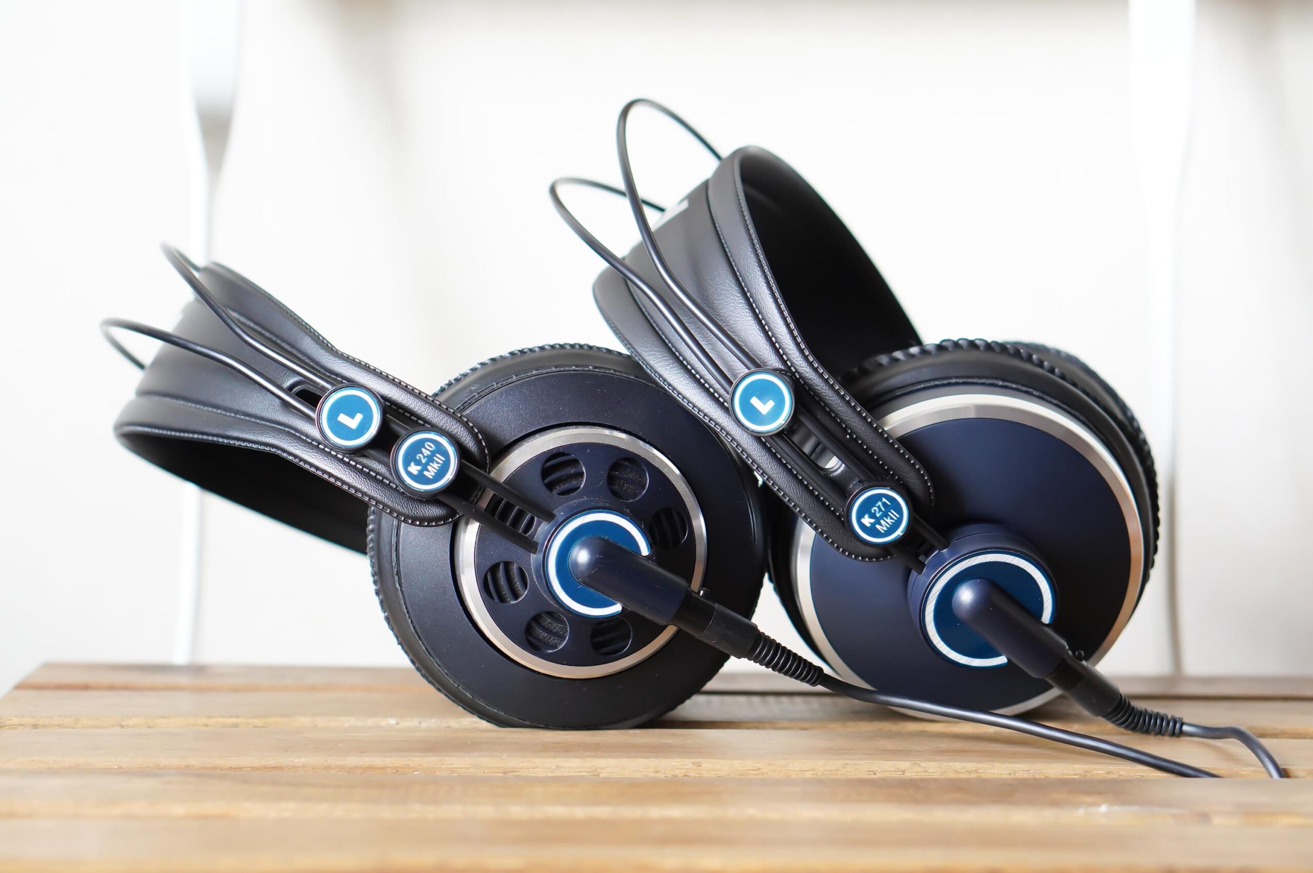 AKG K271 MK2 密閉型モニターヘッドフォンの使用レビュー！K240