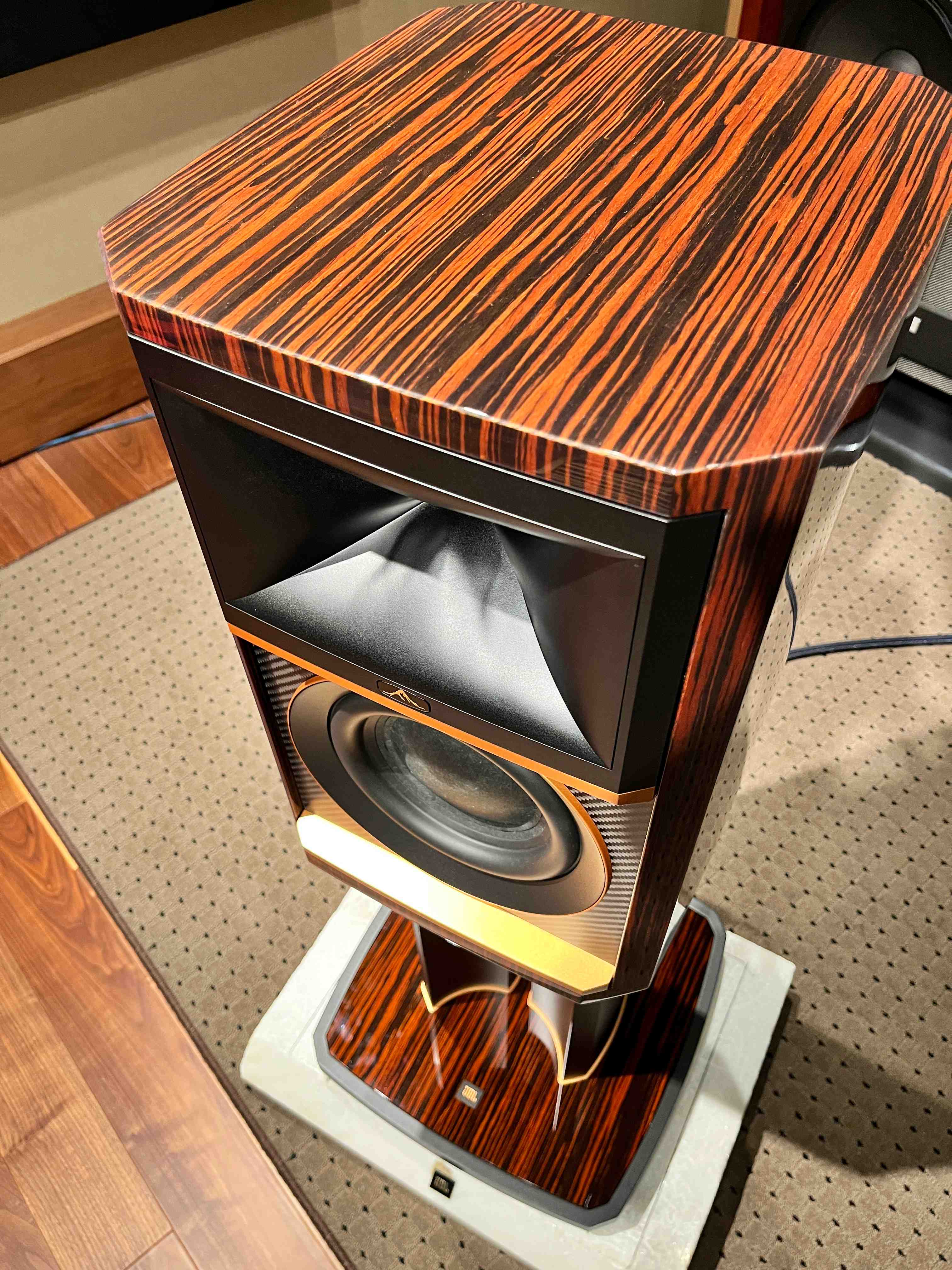 JBL「Summit Ama」！ – DYNAMIC AUDIO 5555 2F