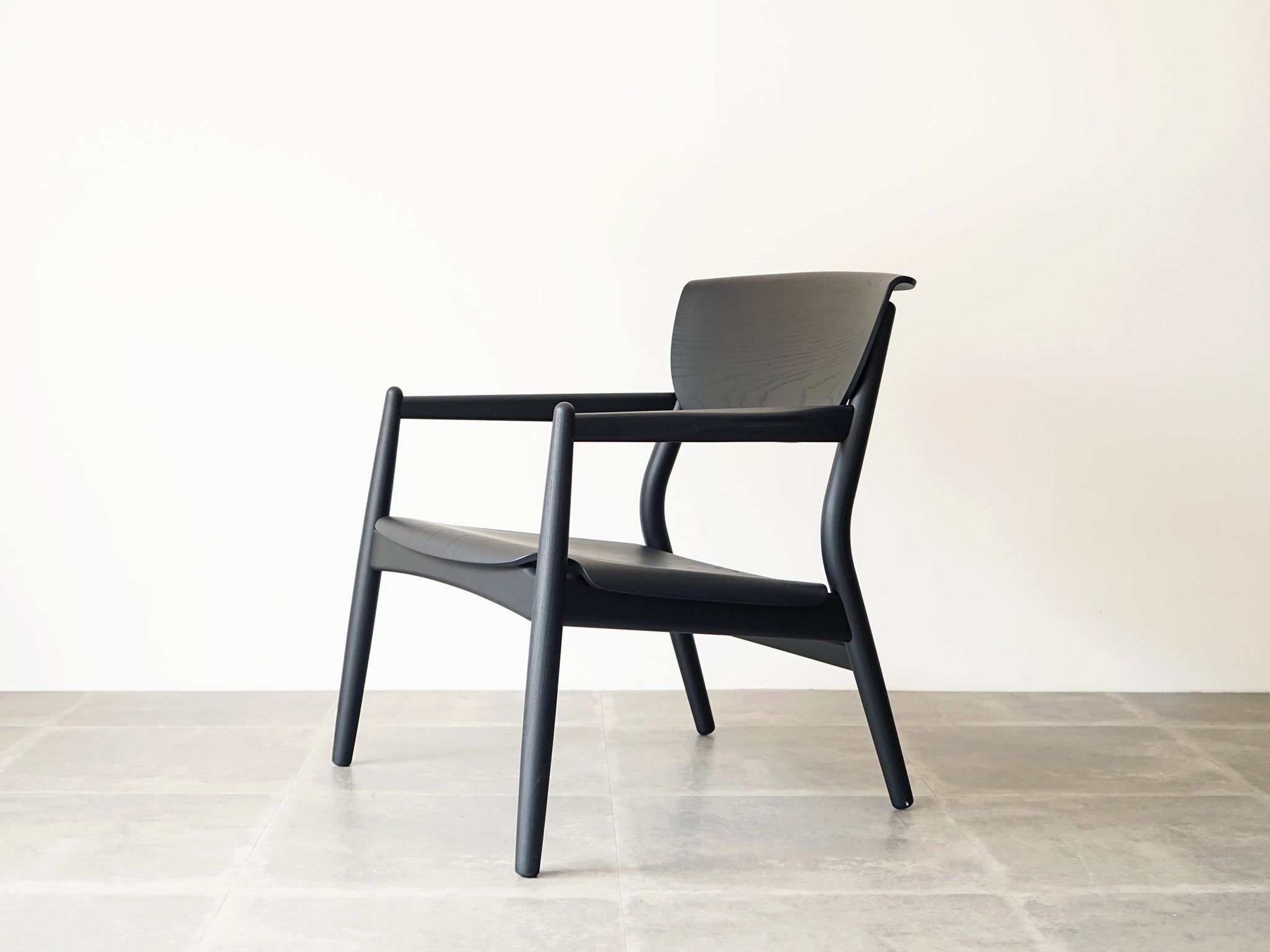 Form & Refine(フォーム&リファイン) アームチェア 黒 北欧デザイン