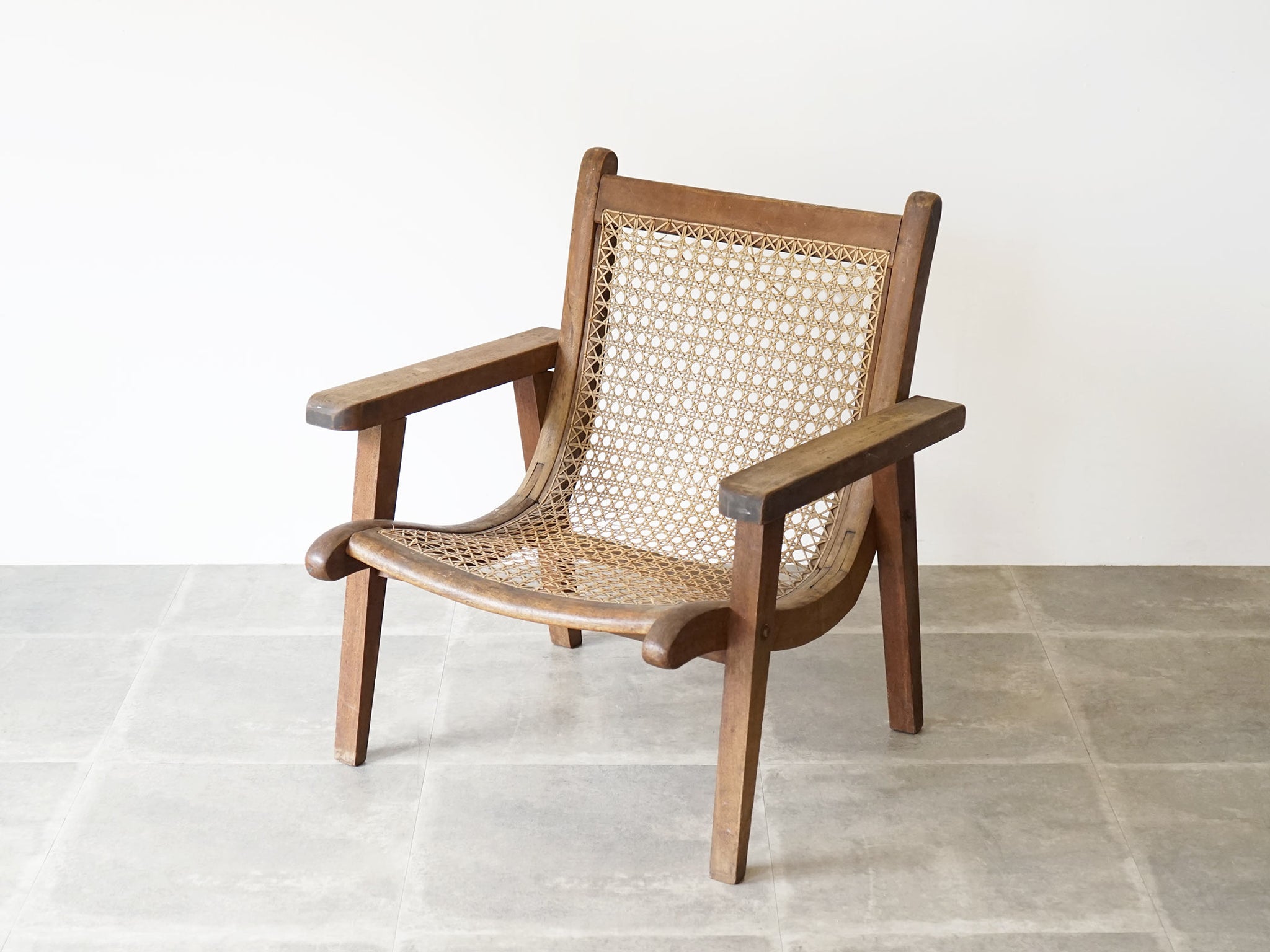 ヴィンテージチェア マホガニーと模擬籐のアームチェア ｜ 北欧家具