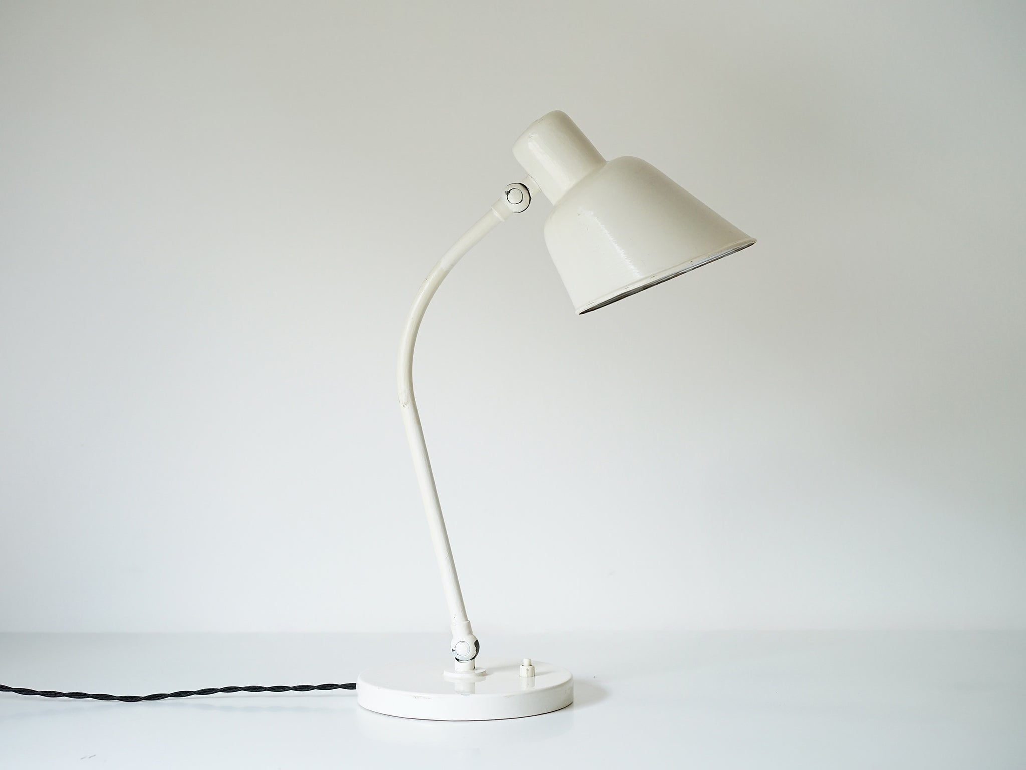 1930〜1940年代ヴィンテージ 白テーブルランプ 角度調節できるスタンド