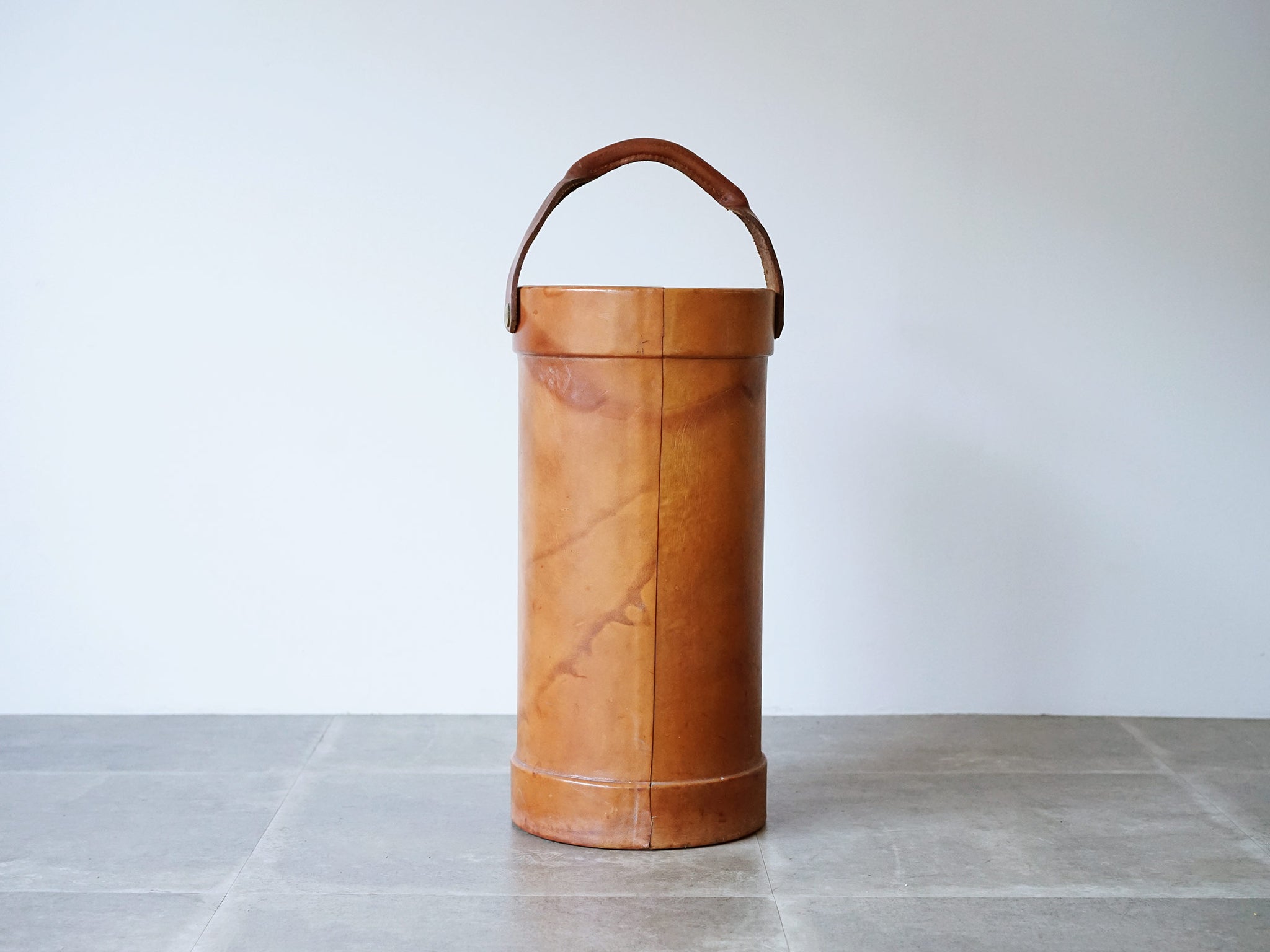 デンマークデザイン革の傘立て フルグレインレザー ヴィンテージの傘