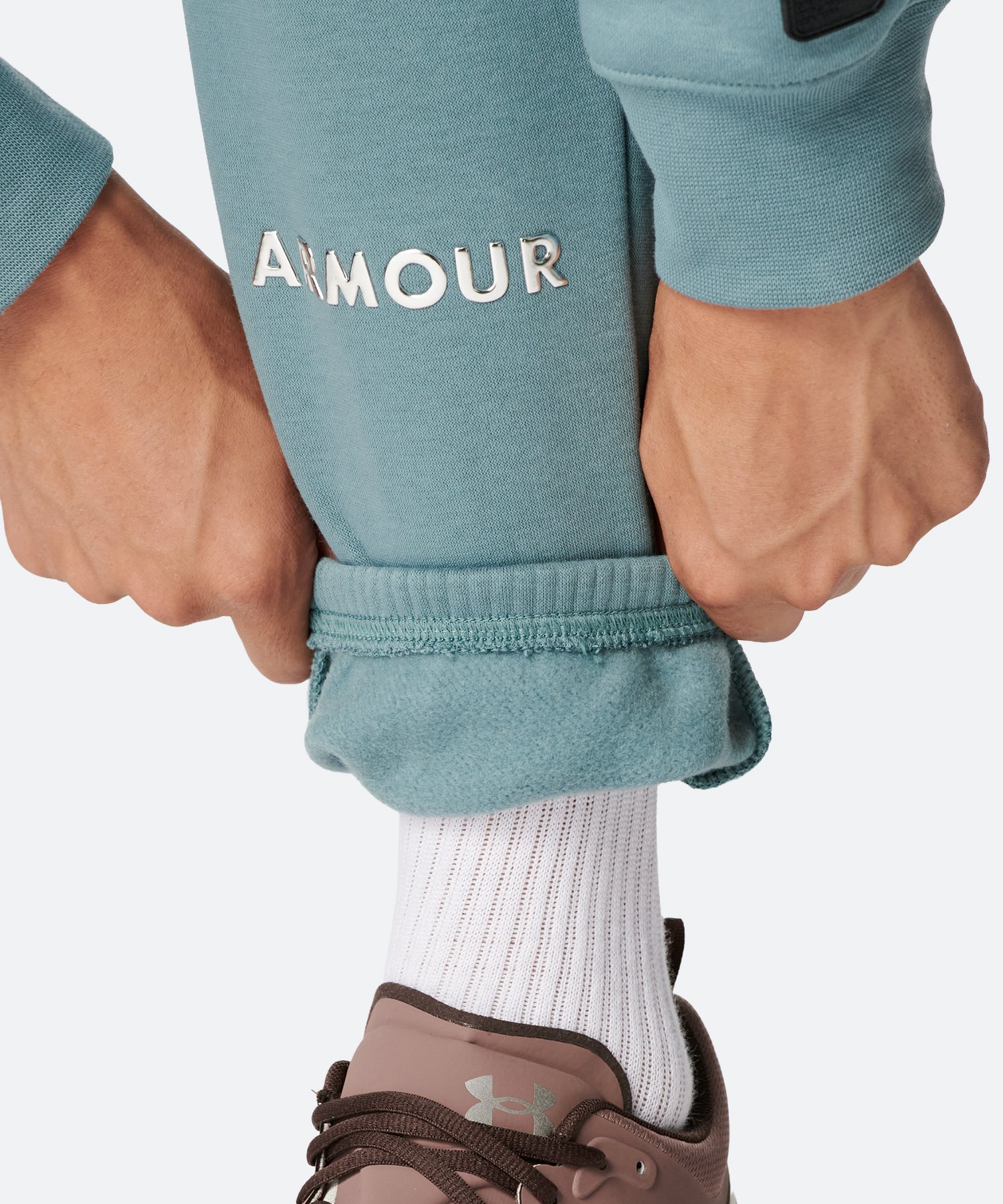 アンダーアーマー公式】 UAアイコンフリース メタリック ロゴ パンツ