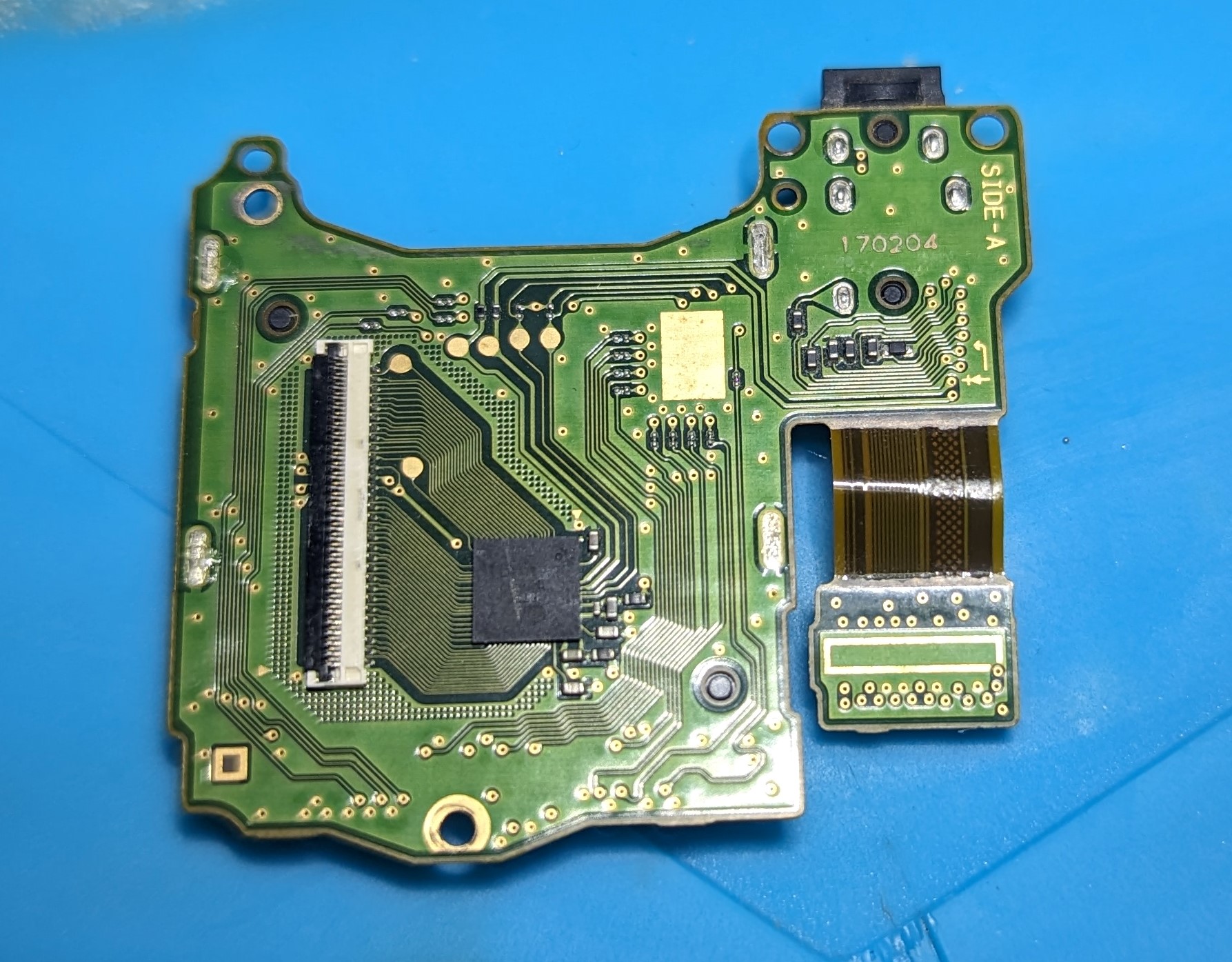 Nintendo Switchゲームカードを読み込まない修理 - 修理実績 | Earth Bound