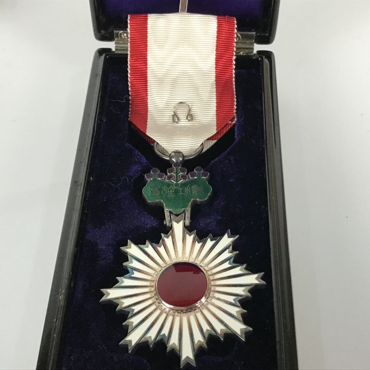 旭日単光章 勲六等単光旭日章 日本軍勲章ケース付き - 中古小物
