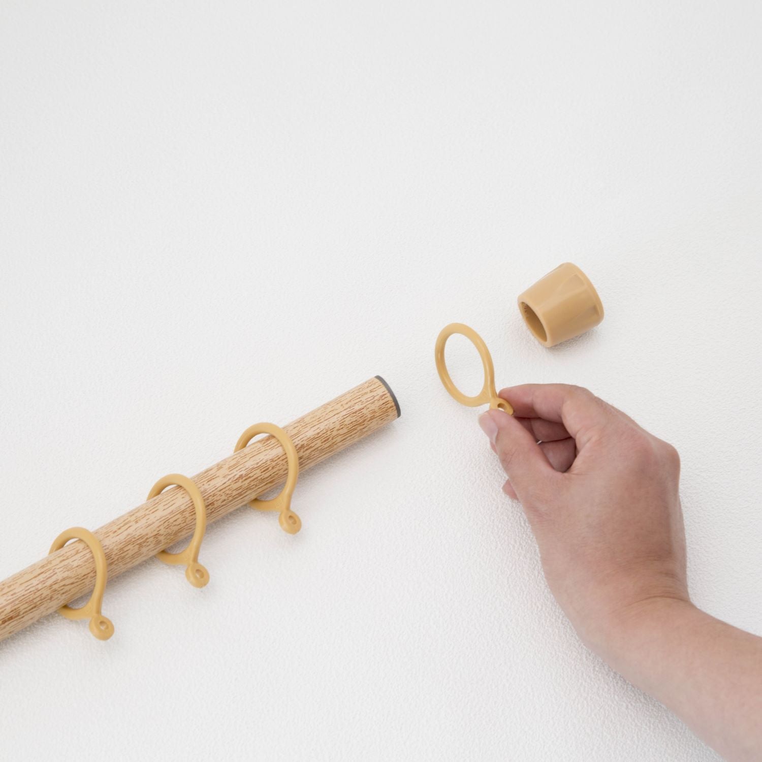 突っ張り棒用カーテンリング 内径2.5cm ブラウン RB-25｜平安伸銅工業