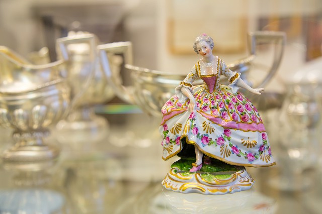 アンティーク陶磁器のフィギュア ～ビスク磁器とその歴史～│|西洋