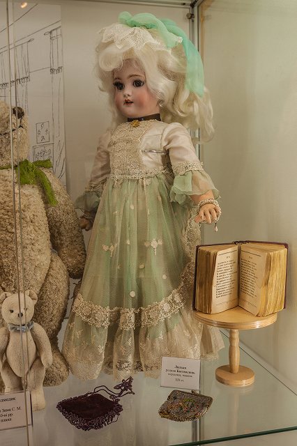 アンティークドールの世界 ～多くの人々を魅了したビスク・ドール
