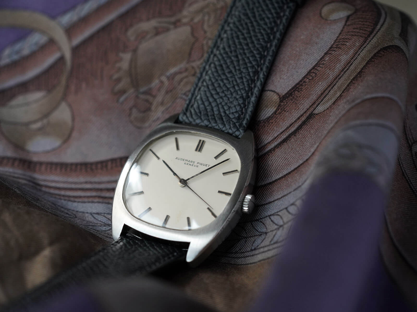 オーデマピゲ/トノーケース/シルバーダイヤル/Audemars Piguet/Tonneau