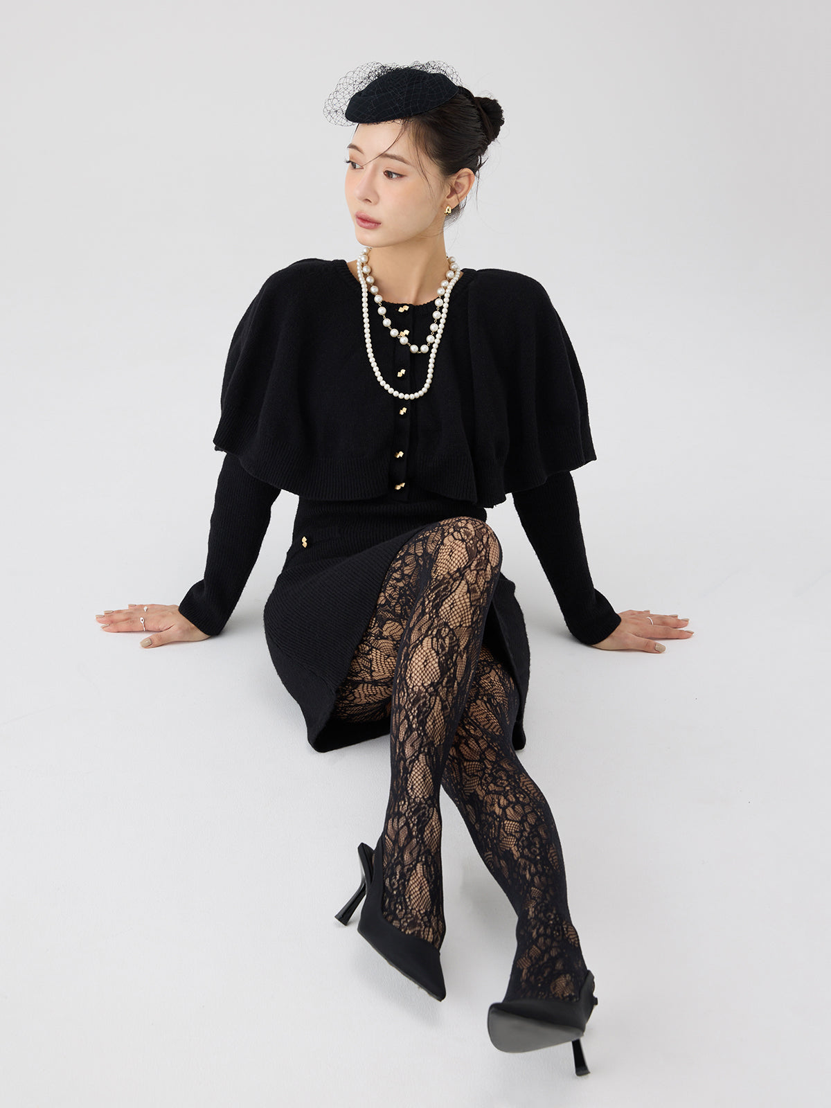 ケープデザインニットワンピース