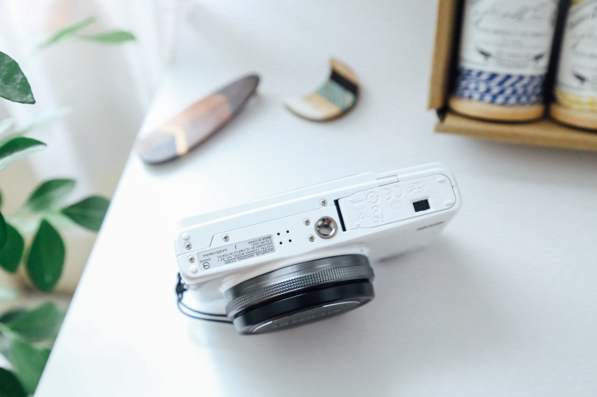 OLYMPUS XZ-1 ホワイト 動作確認済み デジタル カメラ Olympus X