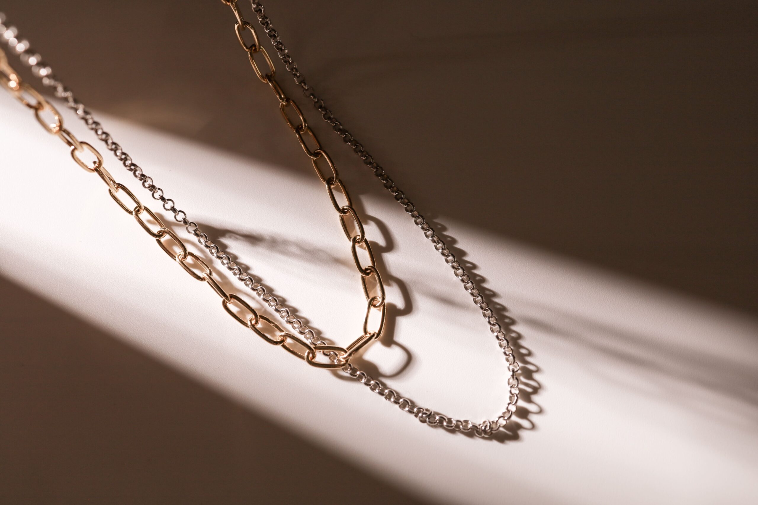 僕にとってアクセサリーとは着けるだけで自分の自信に繋がったり、気分