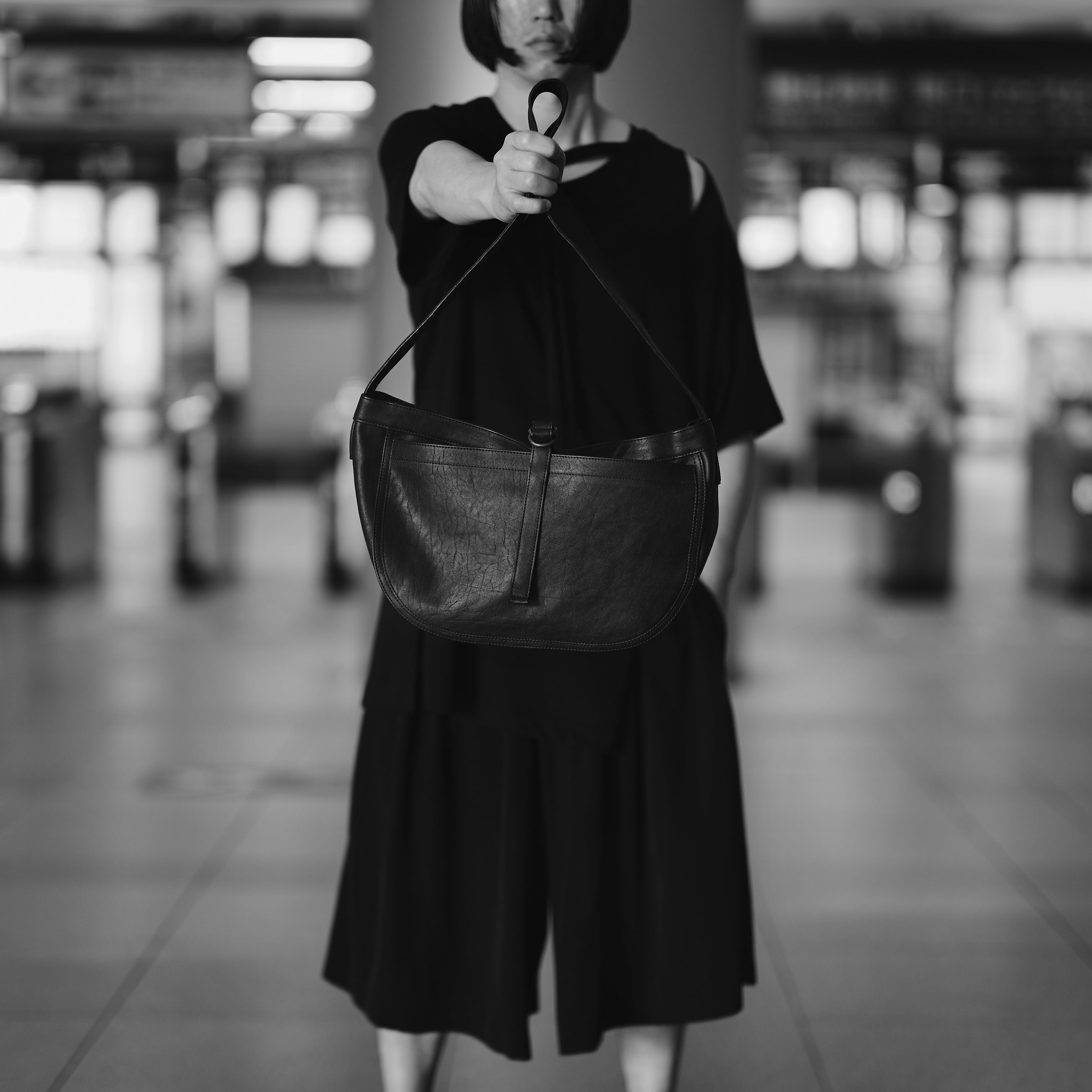 LEATHER NEWSBOY BAG SMALL ELIMINATOR SPECIAL VERSION BLACK - T.T