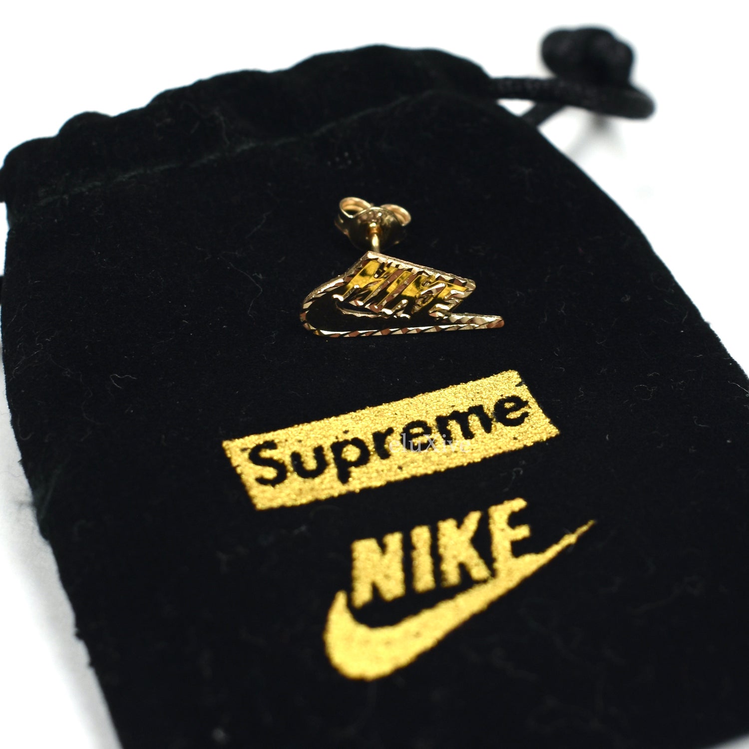 Supreme x Nike - 14k Solid Gold Swoosh Logo Earring (FW18) – eluXive