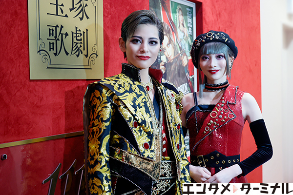 宝塚歌劇 雪組『ROBIN THE HERO』『オーヴァチュア！』東京公演が開幕