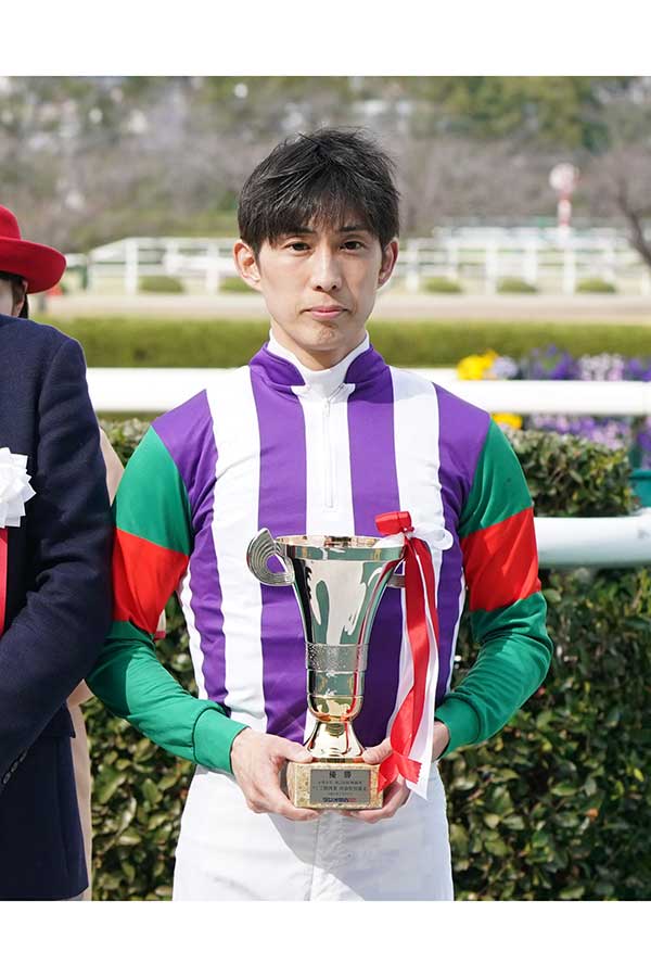 藤岡康太騎手、35歳での別れにネット涙「早過ぎる」「兄が心配」 今年
