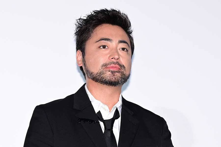 情報量多いw」 41歳・山田孝之、まさかの近影にネット騒然 | ENCOUNT