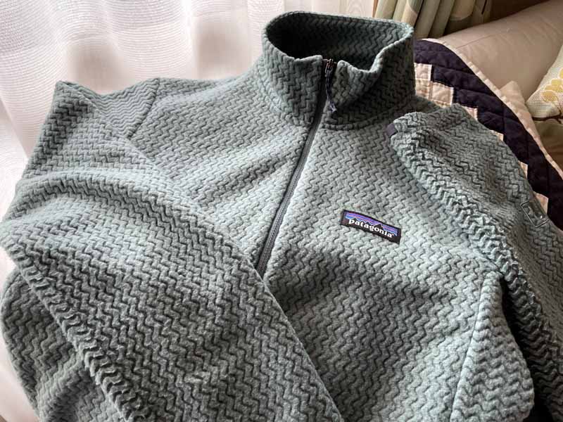 パタゴニア / 最新作R1エア・ジップネックをレビュー | 楽しみながら山歩き