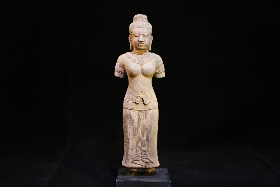 Museum Quality 11th Century Khmer Sculpture. Jayavarman II Era