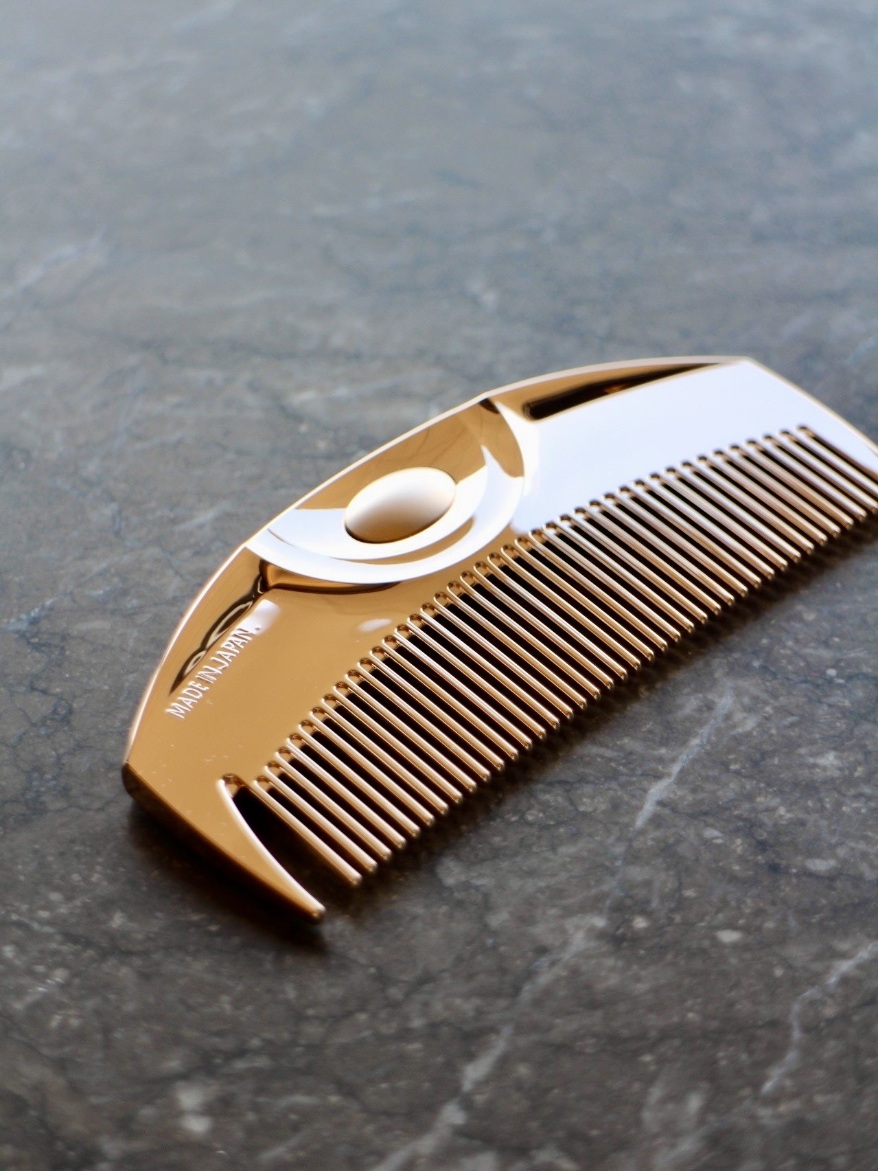 シリーズ史上最上級モデルが登場。【ラブクロム】の新コームで美しい