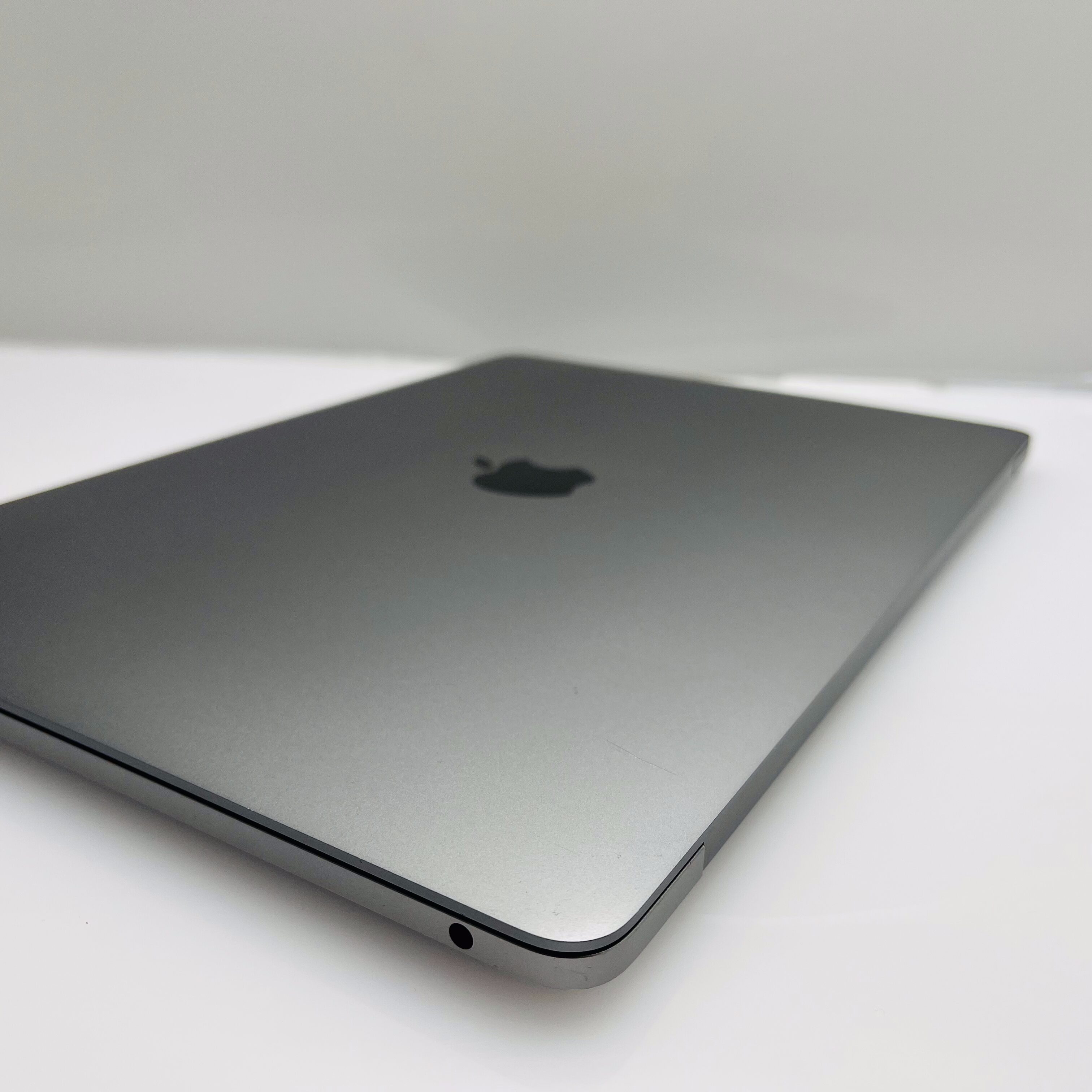 Buy Used MacBook Pro 13-Inch “Core i5” 1.4GHz (TouchBar,2019) 8GB