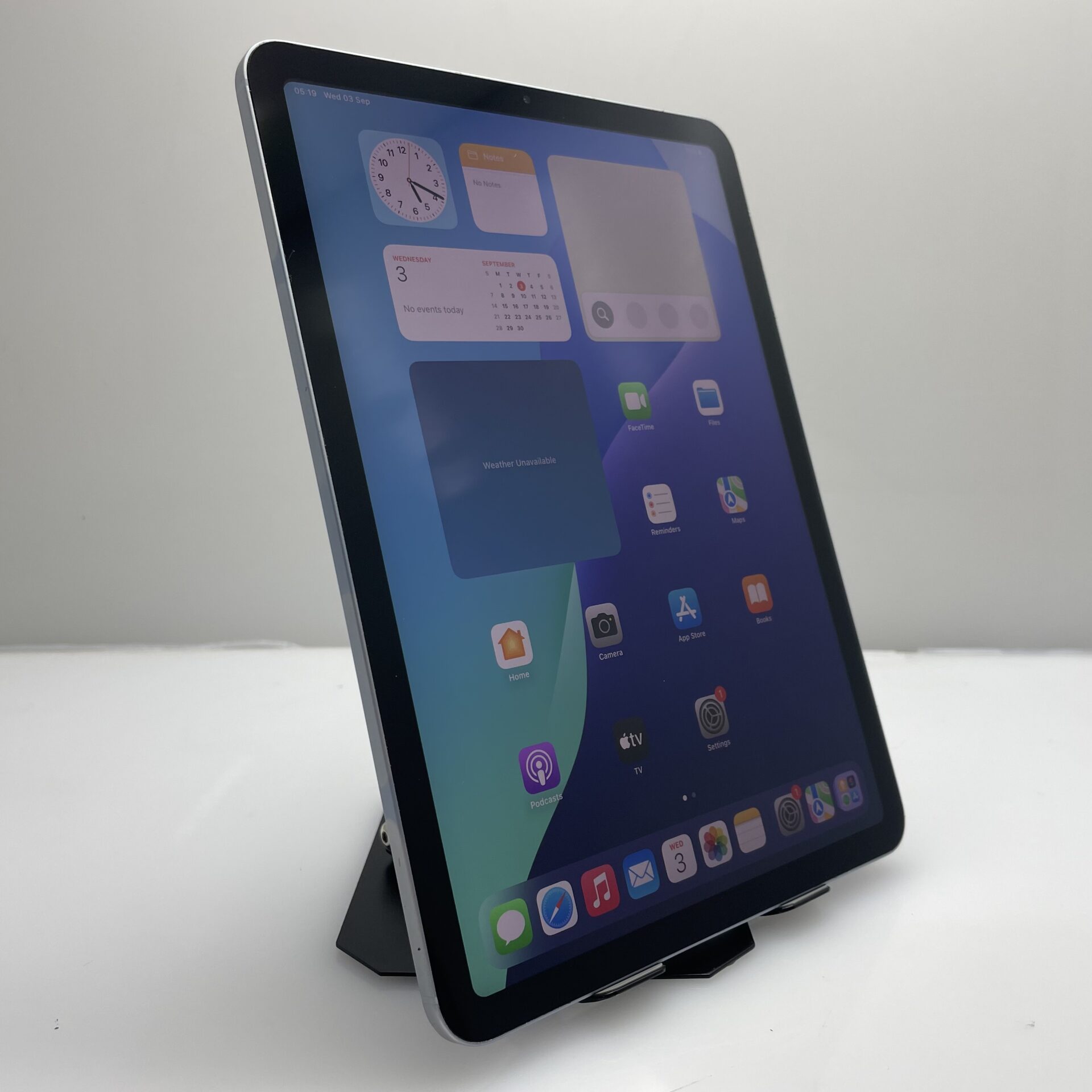 Buy Used Apple iPad Air 4th Gen 64GB (Wi-Fi/Cellular) Sky Blue (3