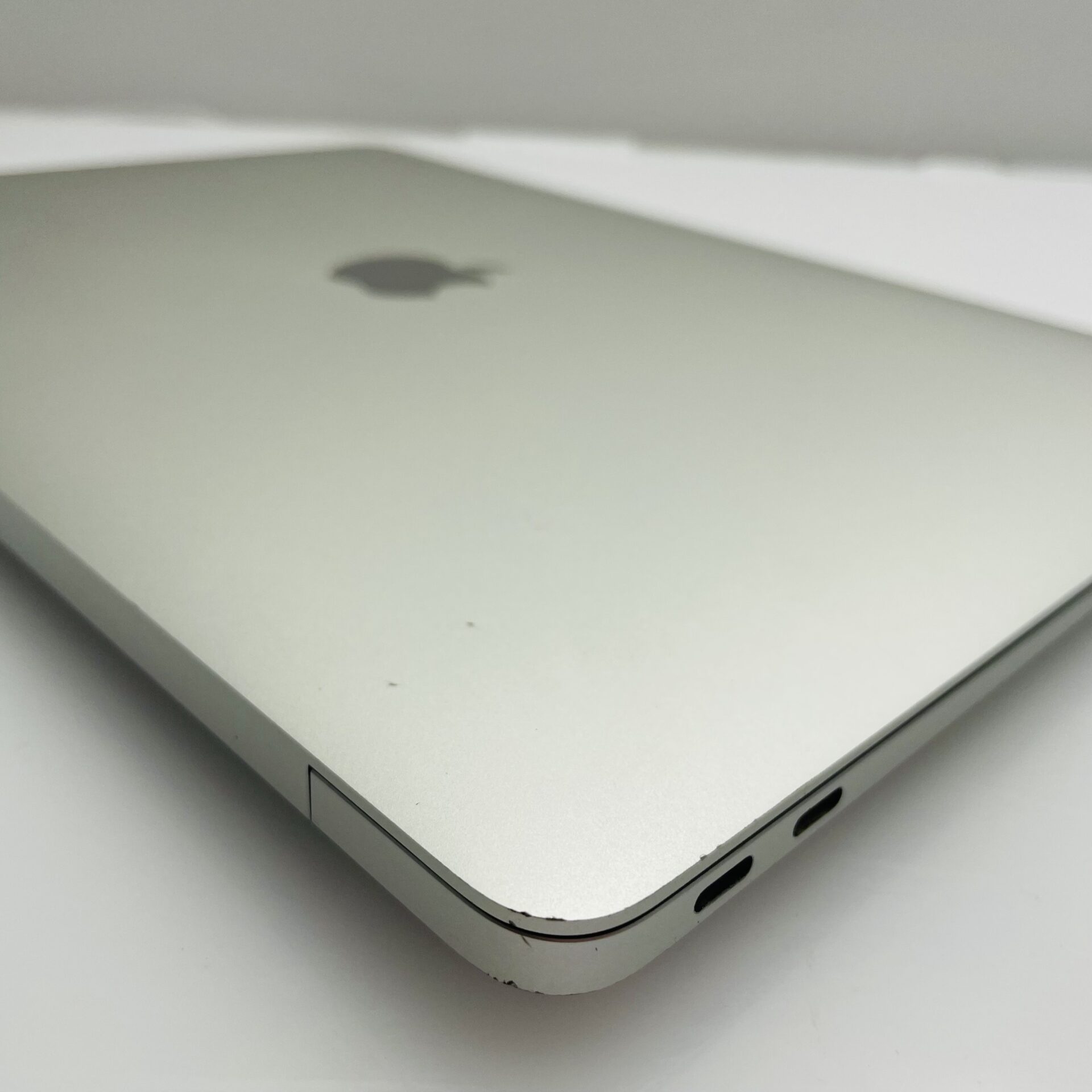 Buy Used Apple MacBook Air 13-Inch “Core i3” 1.1 GHz (Scissor