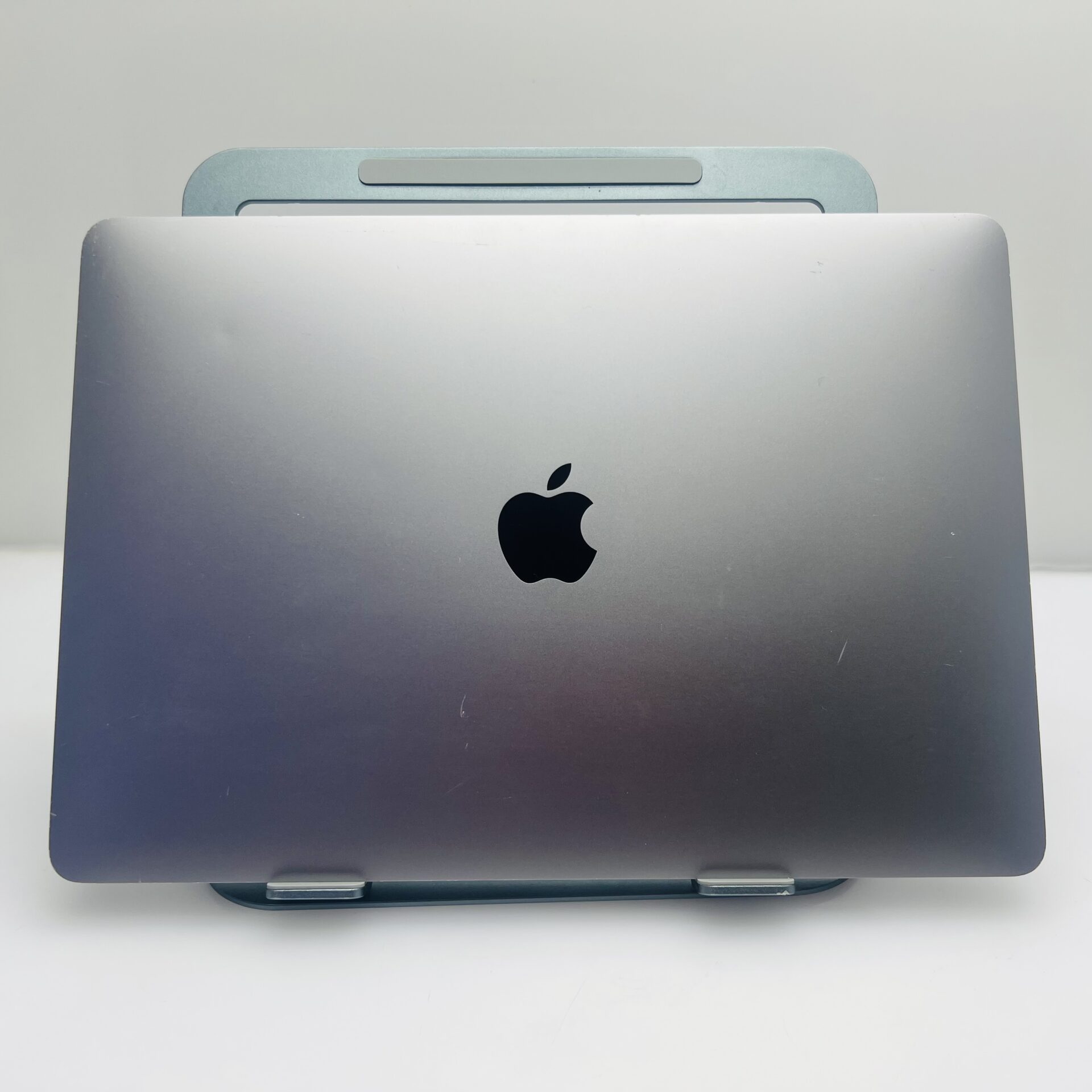 Buy Used Apple MacBook Air “M1” 13-Inch 8CPU/7 GPU (2020) 8GB RAM