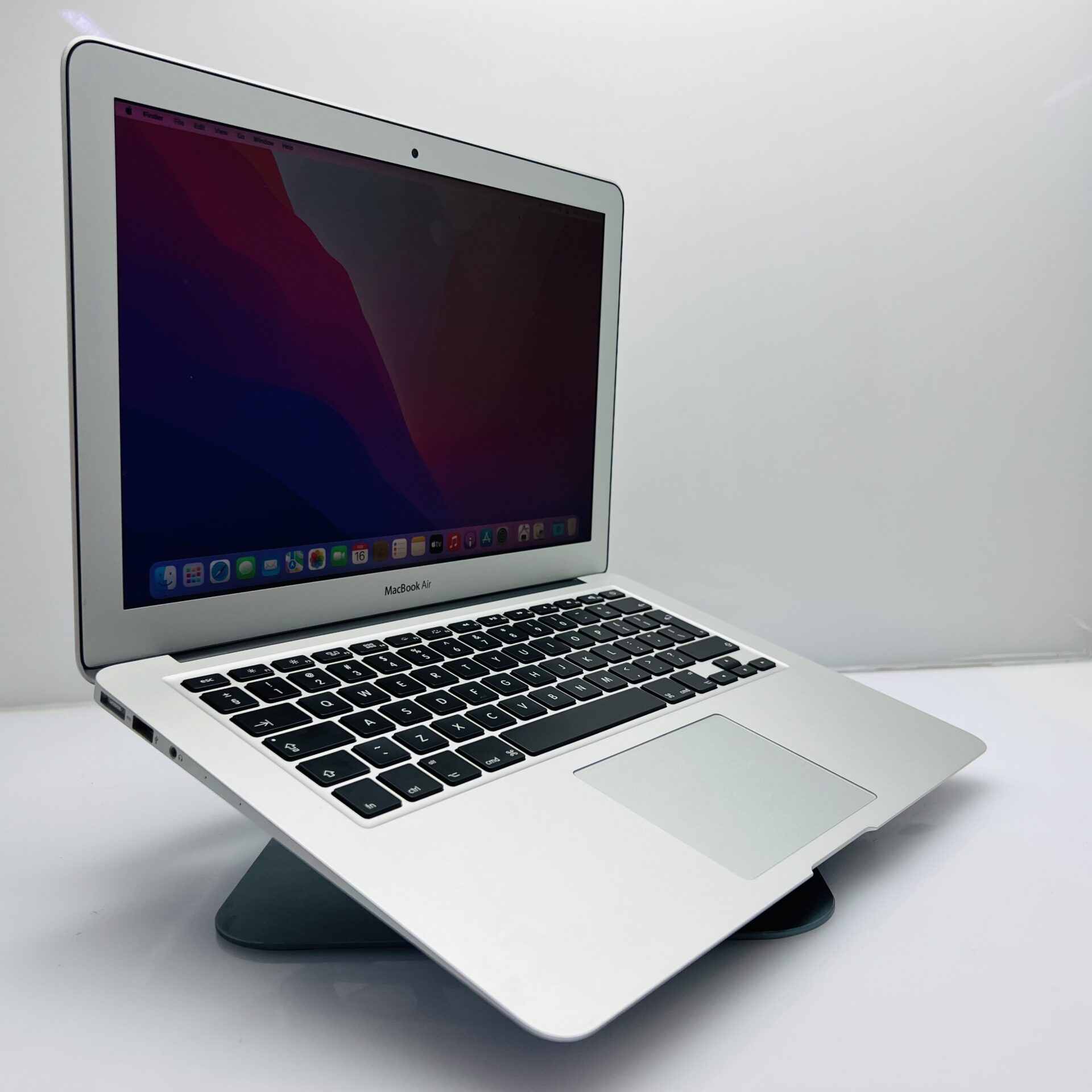 Buy Used Apple MacBook Air 13-inch “Core i5” 1.60GHz (Early 2015