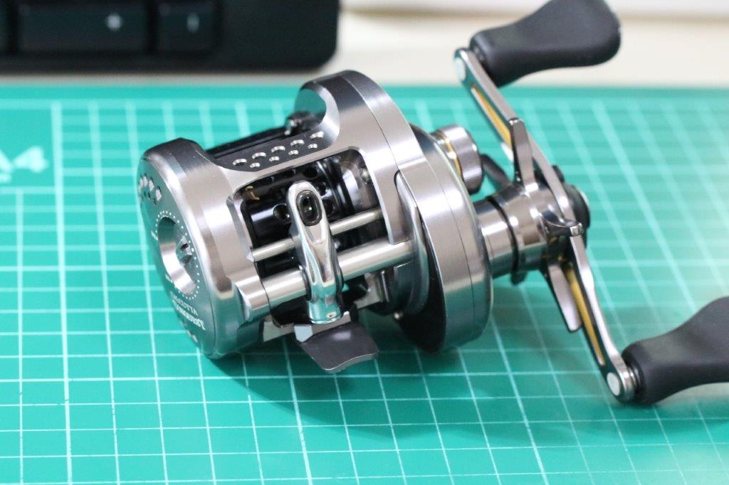 オーバーホール依頼 17カルカッタコンクエストBFS HG左 | リール