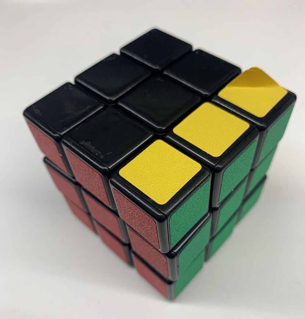 特殊なステッカーシートでオリジナルルービックキューブ作成!端材の