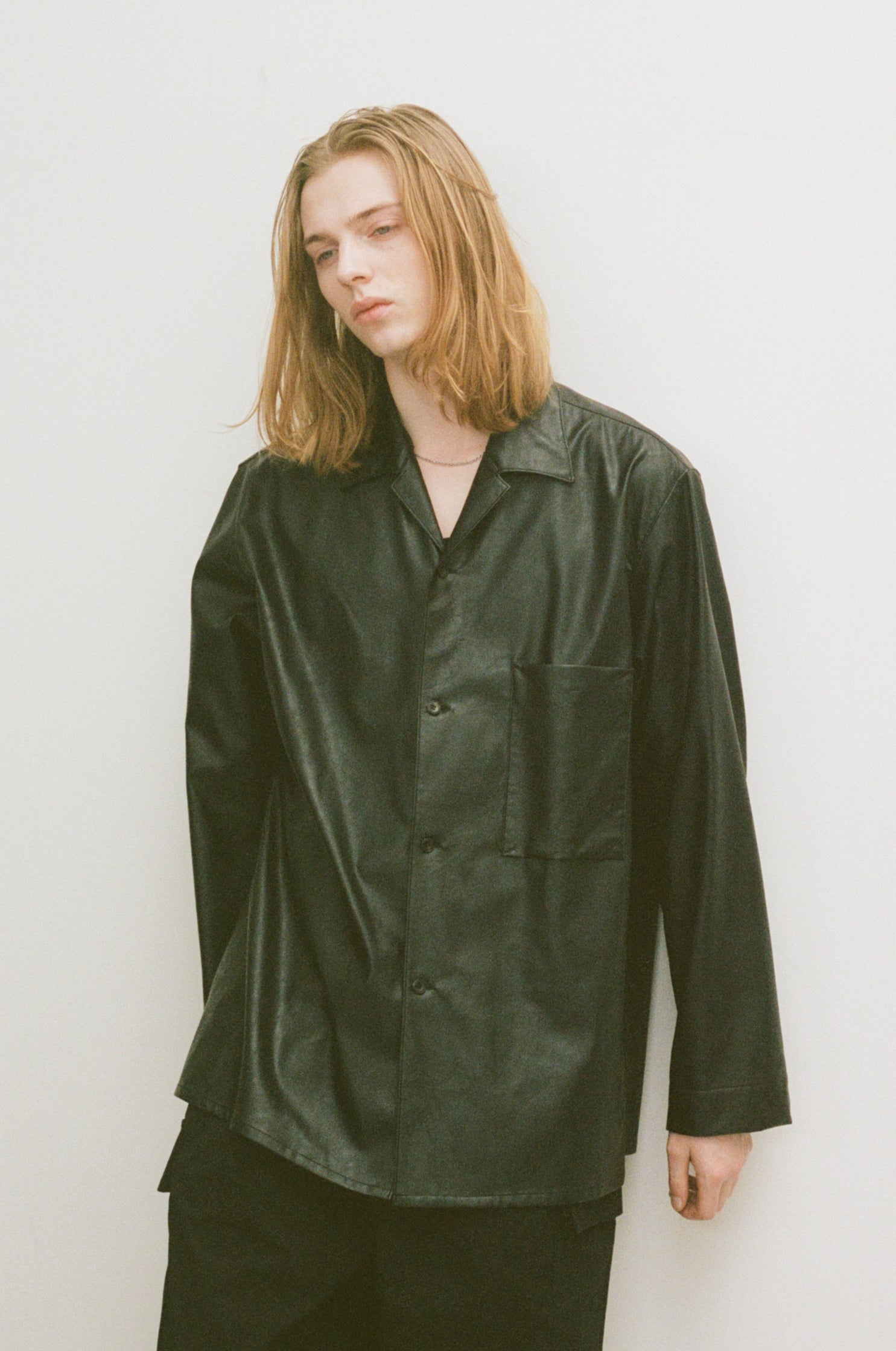 SHADOW BLACK OPEN COLLAR SHIRT(BLACK LEATHER)