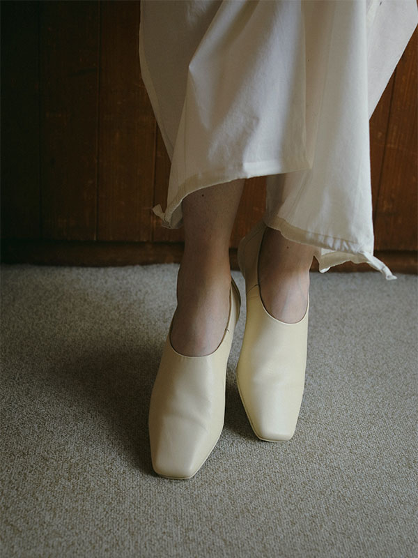 SHISEI TIGHT SQUARE SLIPON(22.5 IVORY): シューズ │ ETRE TOKYO