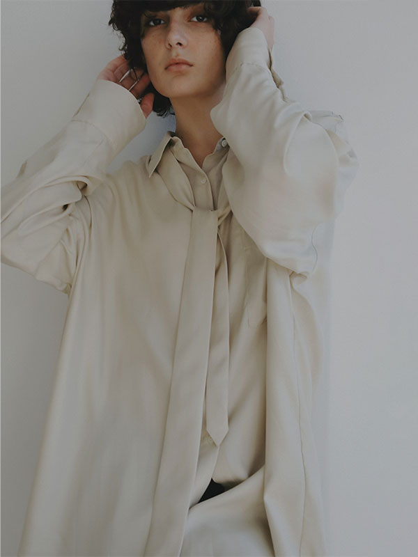 キュプラネクタイオーバーサイズシャツ(F BLUE): トップス │ ETRE