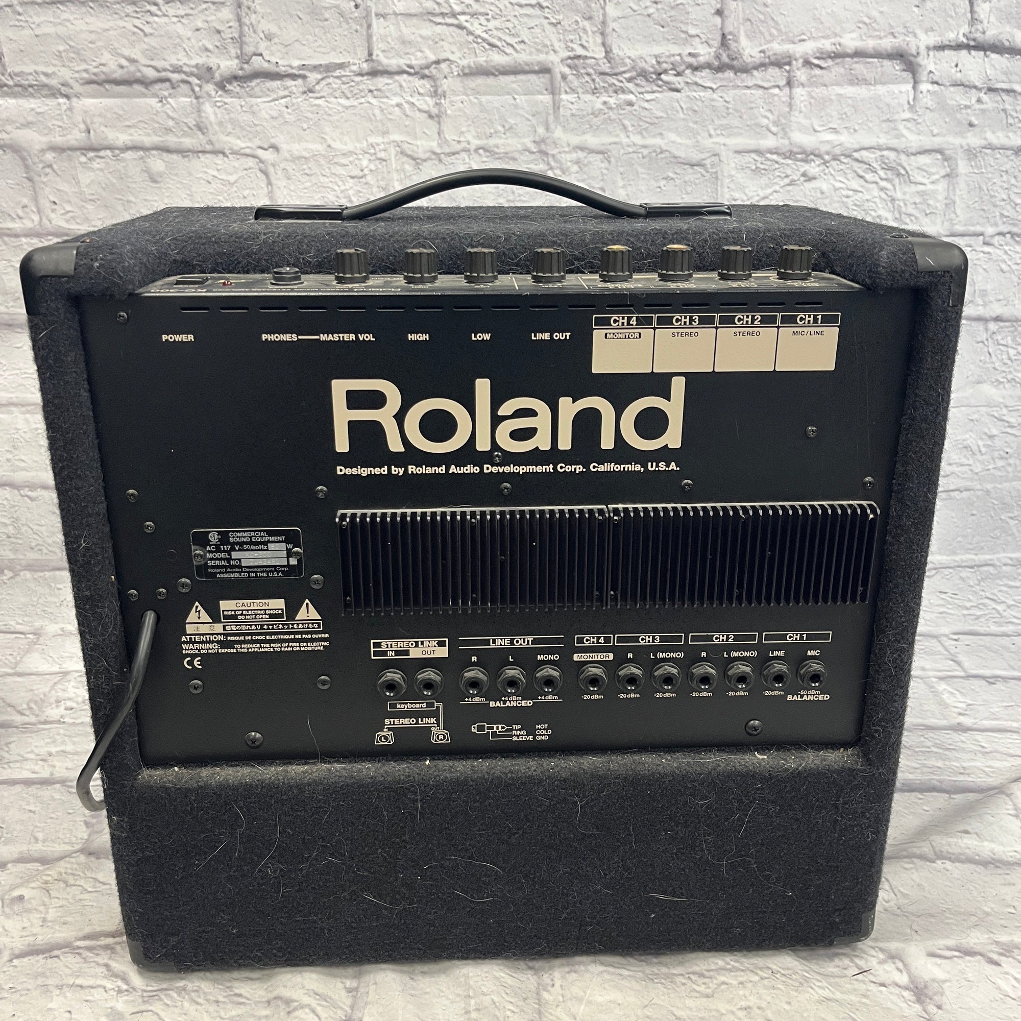 Roland KC-300 Keyboard Amplifier - Evolution Music