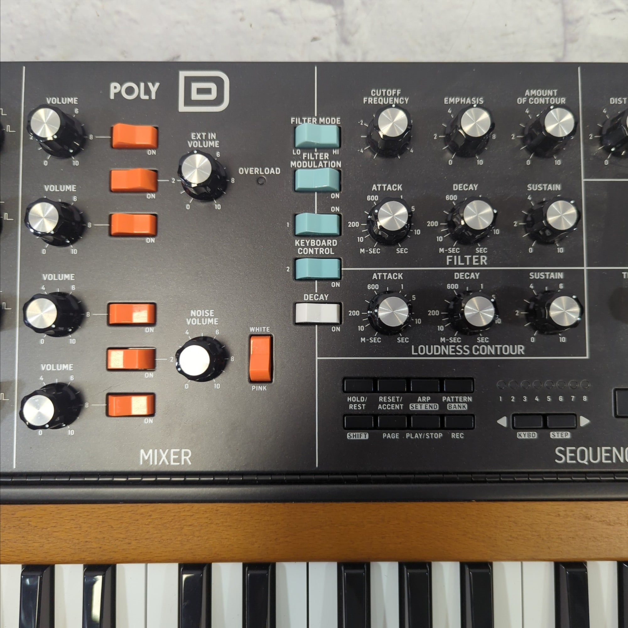 Behringer Poly D 4-Voice Po - Evolution Music