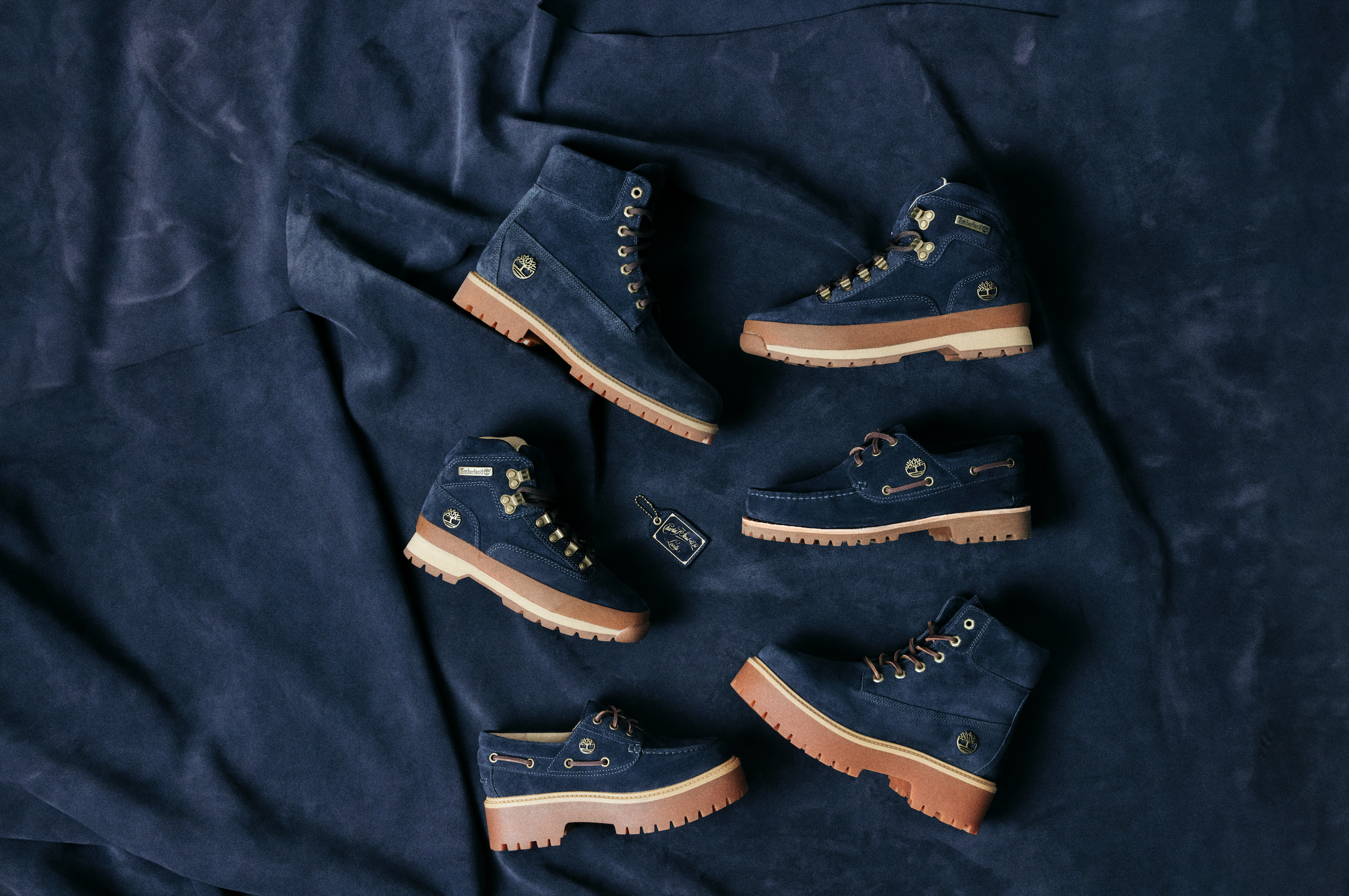 ティンバーランドから英C.F.ステッド社のインディゴスエードをまとった