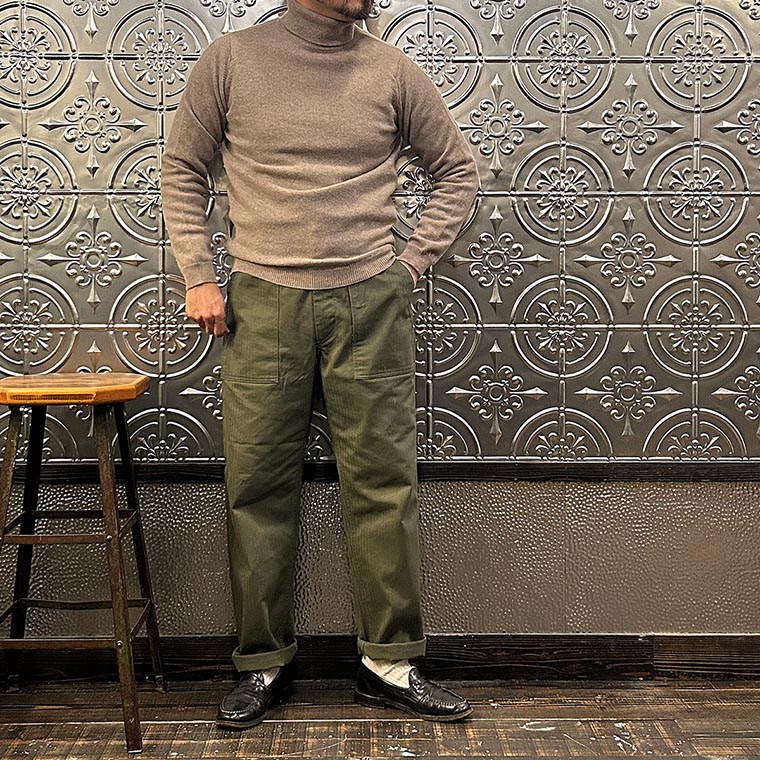 WILLIAM LOCKIE (ウィリアムロッキー) タートルネック セーター ニット