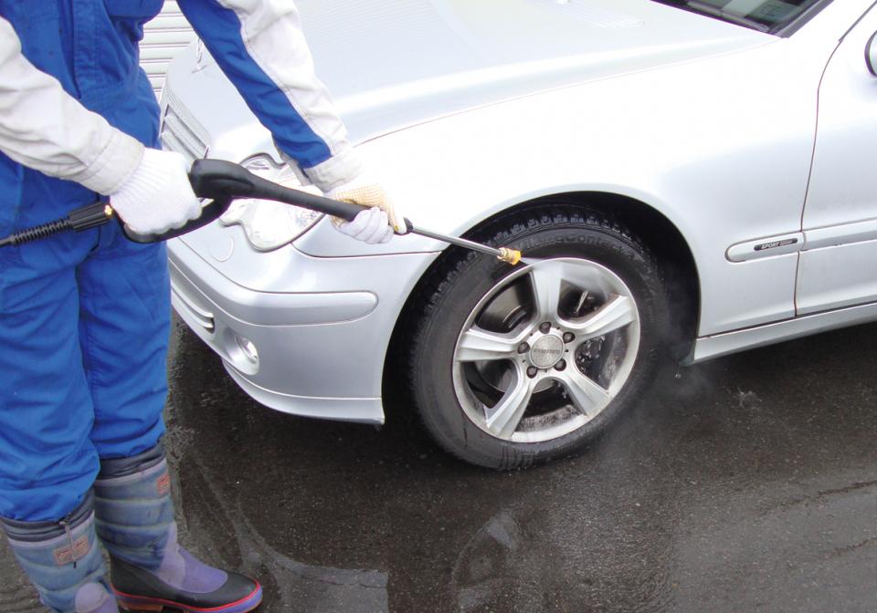 頑固な汚れも高圧噴射で吹き飛ばす！「山善 エンジン洗浄機 EPW-1200D