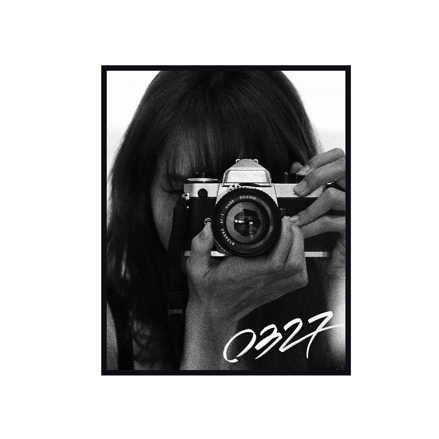LISA PHOTOBOOK [0327] -LIMITED EDITION- - YG SELECT TH