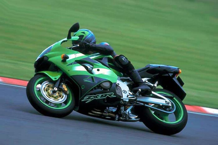 Kawasaki 900 ZX-9R 2002 - Motorcycle specifications, reviews, photos