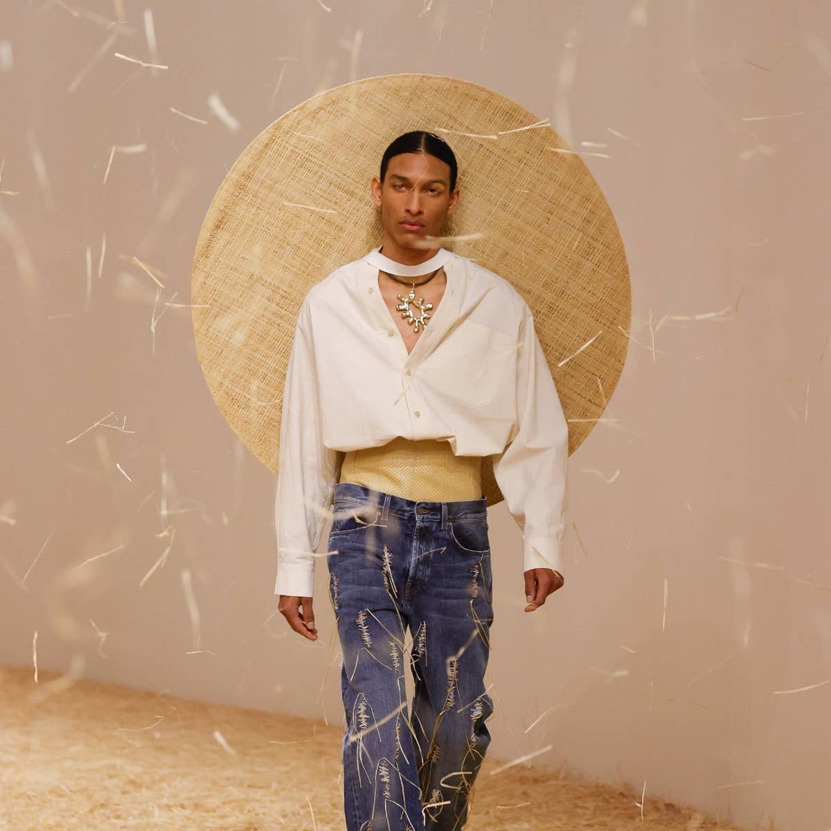 Jacquemus Doubles Down on Raffia for Spring 2023 'Le Raphia