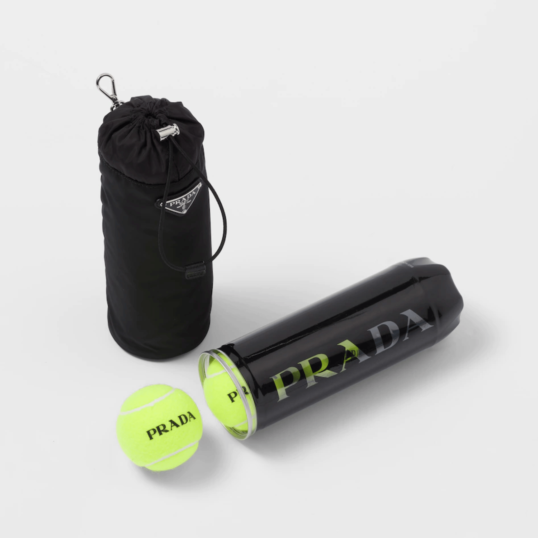 休暇をもっと楽しむためのプレイフルアイテム 「プラダ」編