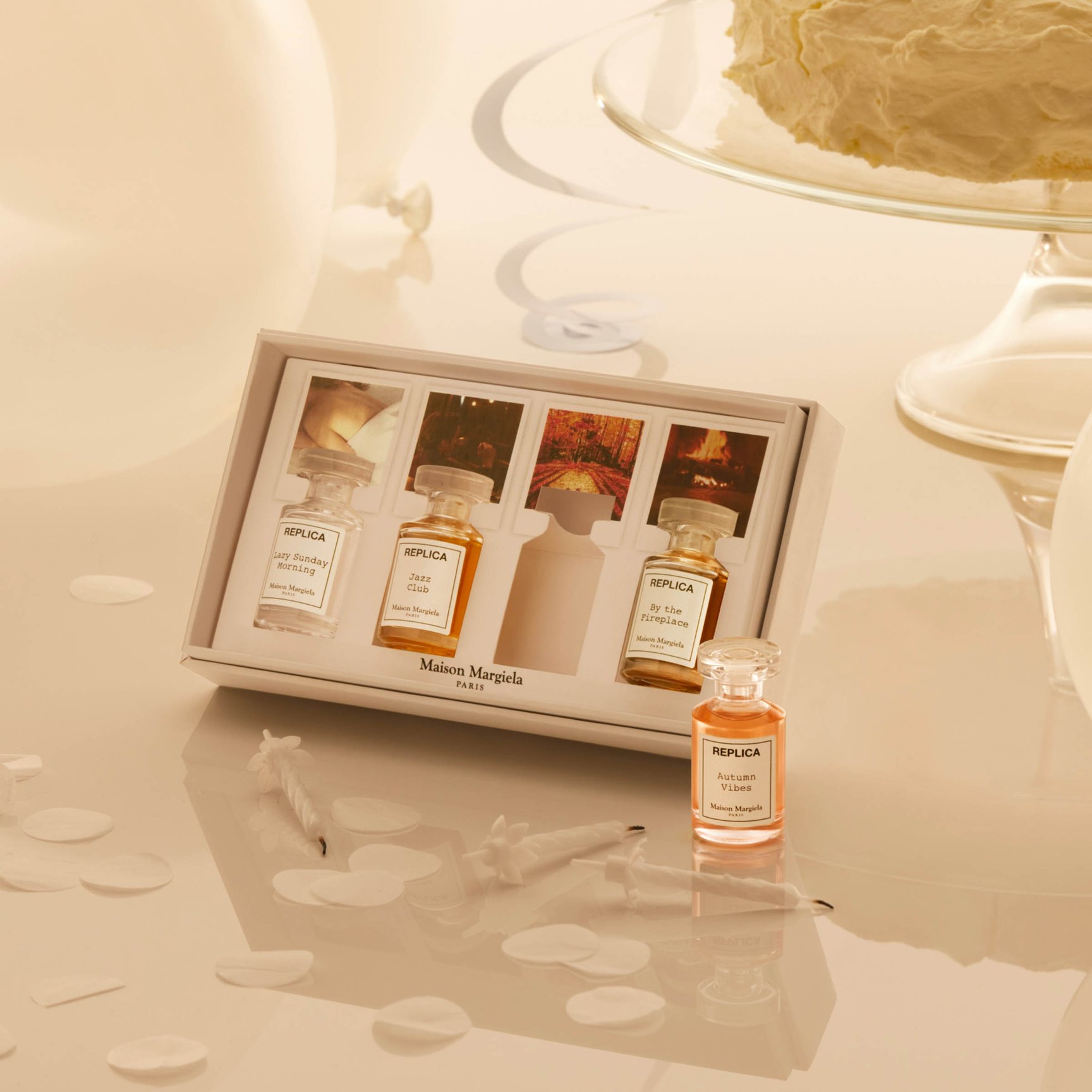 2023年クリスマスコフレ】レプリカ フレグランス：人気の香り2種が