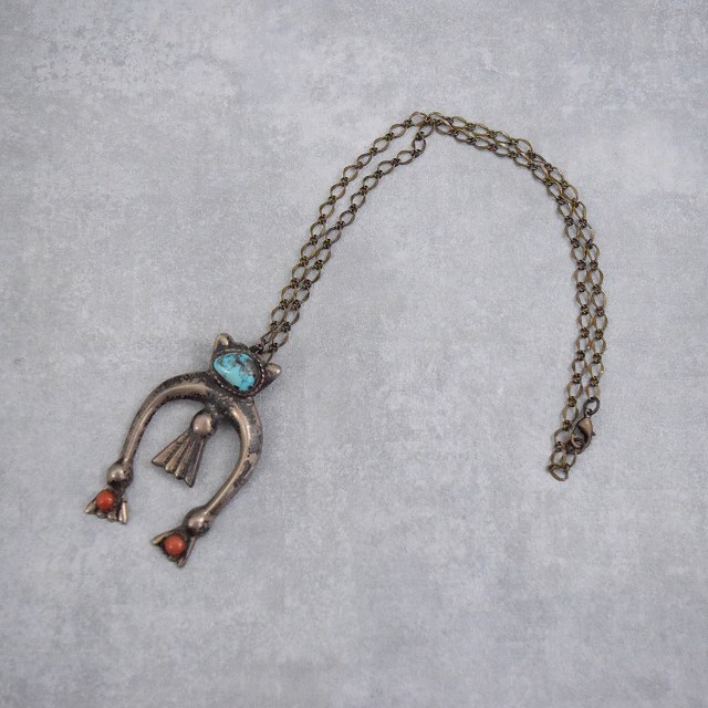 ナバホ族 ナジャ ターコイズ カラー シルバー スターリング STERLING