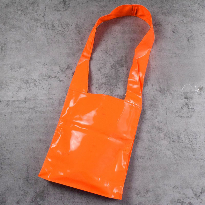 トム・ディクソン インテリア デザイナー オレンジ ショルダーバッグ