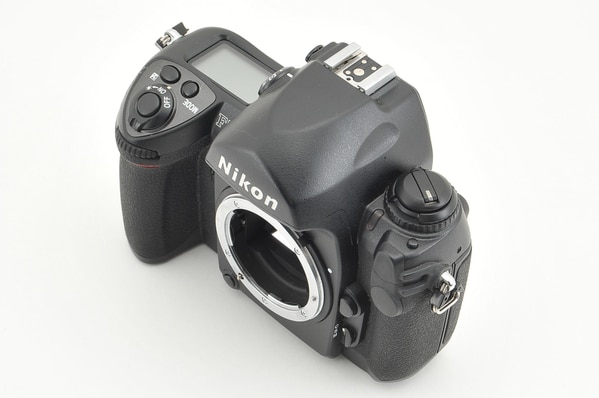 ニコン F6｜買取価格は下げ止まり。現行機種フィルム一眼フラッグ