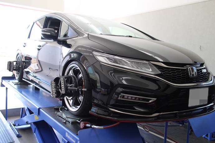 ジェイド FR4 四輪アライメント - カー用品持込取り付け専門店